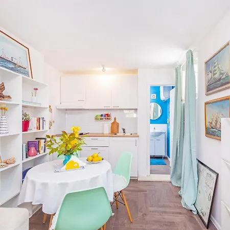 Art Gateway Apartment *