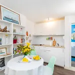 Apartman Art Gateway