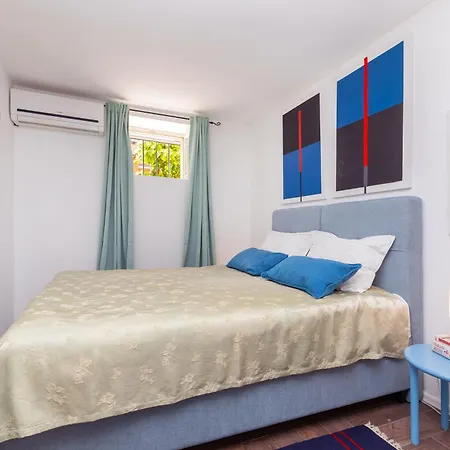 Apartman Art Gateway *
