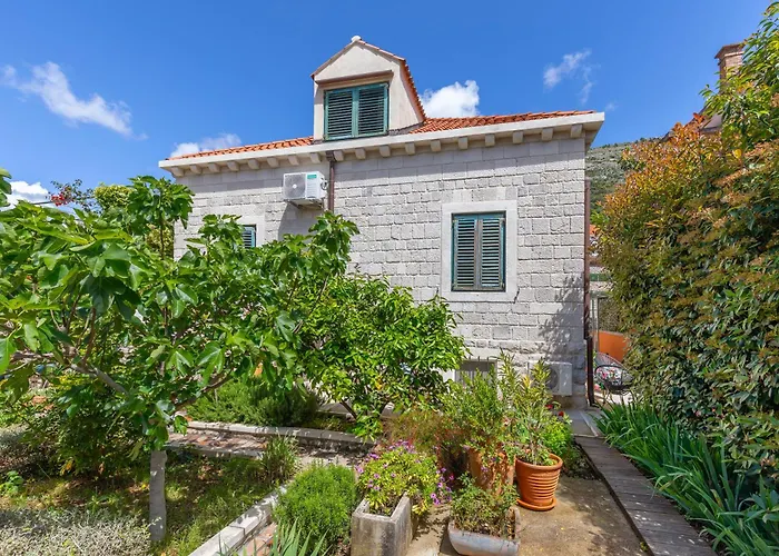 아파트 Art Gateway